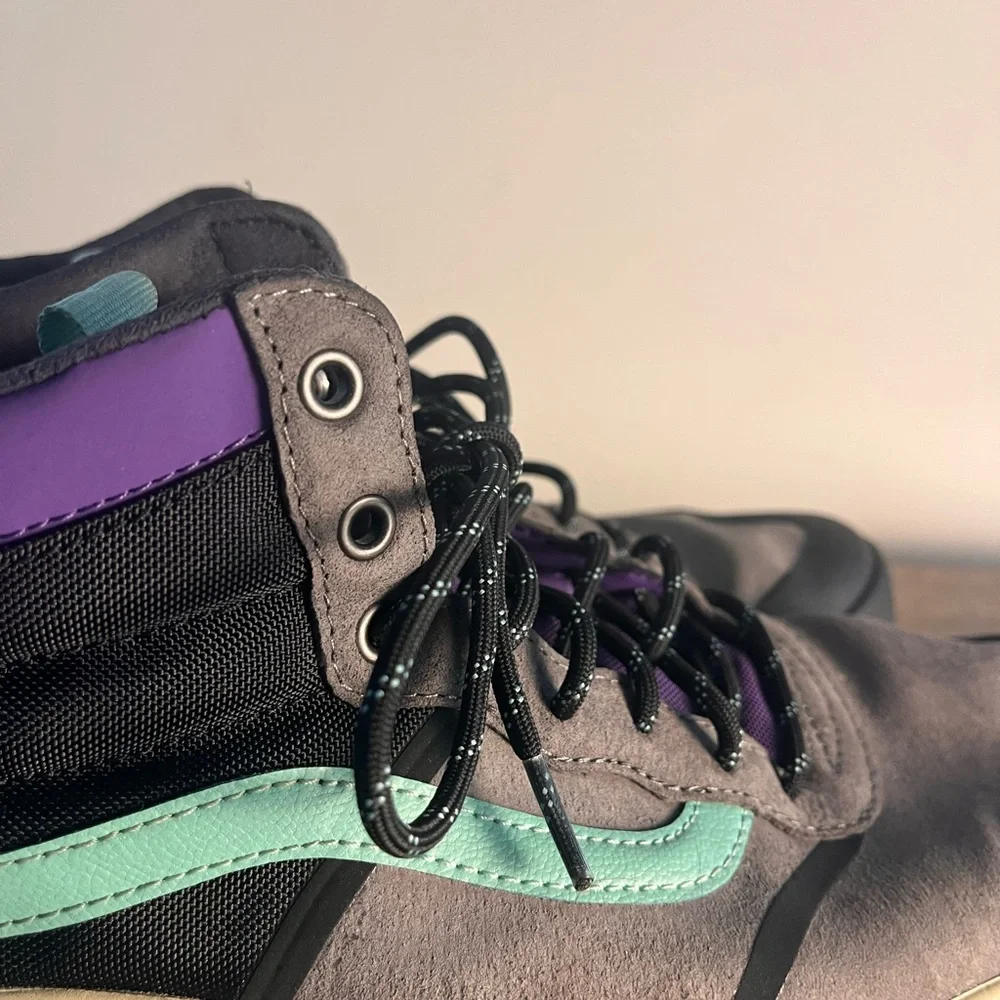 Vans ultra range hi ski sneakers Gray and Teal size men’s 11.5